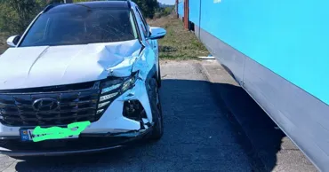 Accident pe calea ferată: Un automobil s-a ciocnit cu trenul Chișinău-Bulboaca