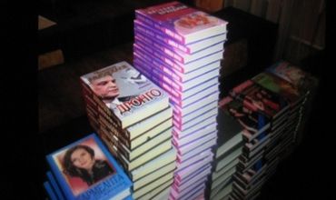 Среди книг, которые пытался нелегально провезти молдаванин, детективы, любовные романы, детские издания.