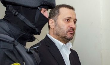 Бывший премьер-министр Влад Филат признан виновным в извлечении выгоды из положения.