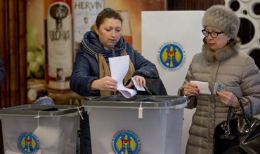 Во втором туре выборов, явка составила 53,44%.