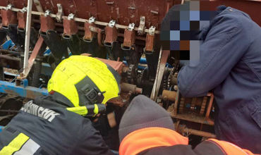 В Оргееве сотрудники ГИЧС спасли мужчину, застрявшего в сельскохозяйственной сеялке.