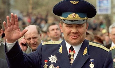 Генерал-десантник Лебедь в 1992-1995 гг. возглавлял российскую 14-ю армию, дислоцированную в Приднестровье.