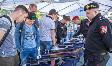 Военное представление прошло в столице по случаю Дня призывника.