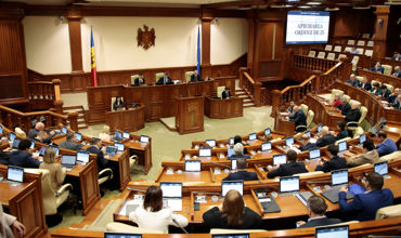 В парламенте произошел обмен репликами из-за декларации с призывом к миру.