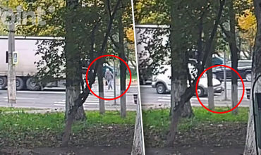 В Кишиневе пешеход упал перед автомобилем.