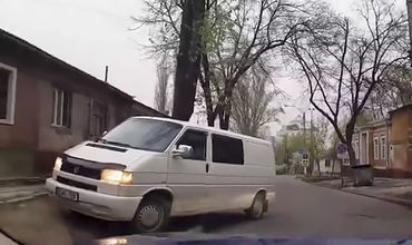 Водитель получил штраф в размере 750 леев с начислением 3 штрафных пунктов.