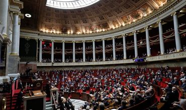 Правительство Франции ушло в отставку.