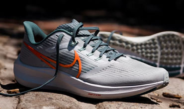 Из-за падения акций Nike снизил цены на обувь до $100 и меньше.