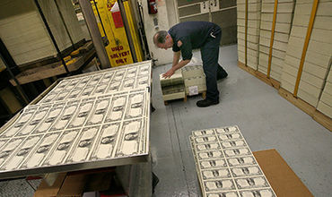США выкупили своих граждан у Ирана за $400 млн.