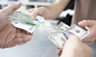 $82,98 млн. поступило через международные системы денежных переводов.