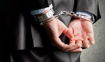 За взятку задержано два сотрудника Экологической инспекции.