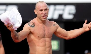 Легенда MMA пожаловался на проблемы с головой.