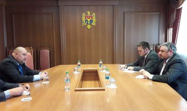 Министр Галбур выразил признательность за личный вклад словацкого дипломата в укрепление двусторонних отношений.