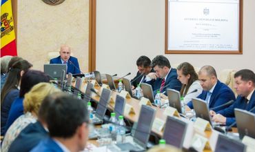 Кабмин заострил внимание на создании условий для непрерывного развития госчиновников.
