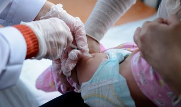 Все больше родителей в Молдове отказываются вакцинировать своих детей.