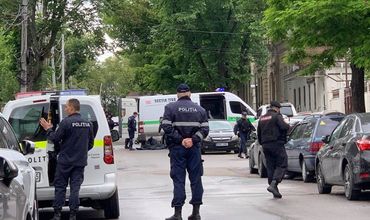 Посольство России снова эвакуировали из-за сообщения о бомбе.