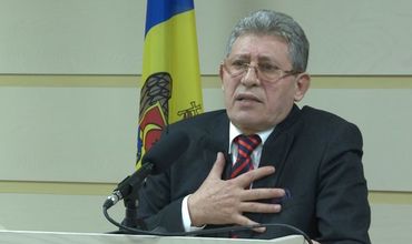 Ранее за прогулы своего руководителя держать ответ перед прессой пришлось депутату Алине Зоте.