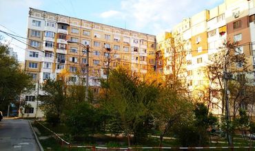 На Чеканах мужчина устроил стрельбу из окна.