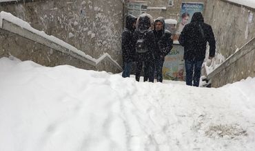 В Кишиневе снегом замело подземные переходы.