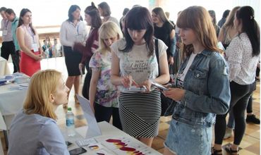 Более 2000 рабочих мест представлено на ярмарке вакансий для молодежи.