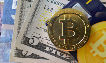Курс биткоина впервые превысил отметку $1950 на фоне снижения доллара.