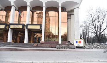 На ремонт лестниц Дворца республики потратят более 4 млн леев.
