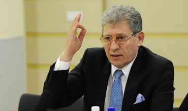 Теперь правоохранительные органы могут вызвать любого члена ЛП на допрос, связав его имя с тем или иным представителем партии в примэрии или министерстве.