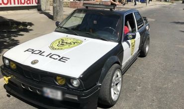 Автомобиль мужчины был похож на полицейскую машину. Фото: politia.md
