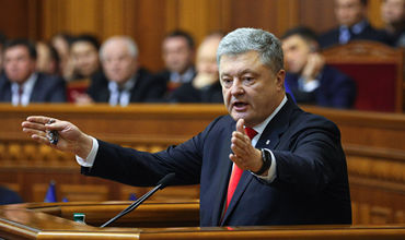 Порошенко пообещал военным увеличение зарплаты.