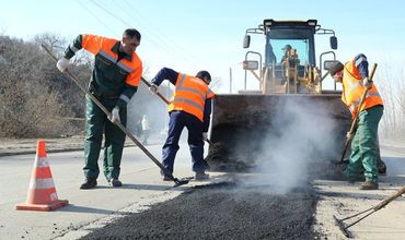 Продлен срок сдачи в эксплуатацию двух национальных дорог.