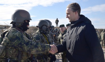 Еуджен Стурза: Молдова закупает летальное оружие