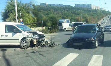 На Рышкановке столкнулись BMW и Volkswagen.