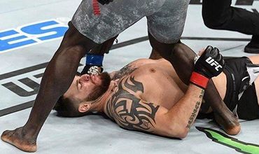 Эта победа стала второй по скорости в истории тяжеловесного дивизиона UFC.