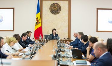 Кроме того, правительство одобрило перестановки в территориальных представительствах Государственной канцелярии.