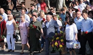 Тысячи бельчан прошли субботним утром по городу маршем памяти до Мемориала воинской славы.