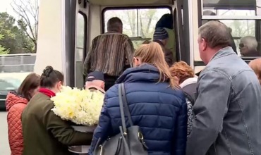 Жители столицы штурмовали курсирующие до кладбища автобусы.