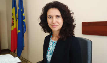 Стамате объявила о слушаниях по проекту об избрании лидеров неконституционных партий.