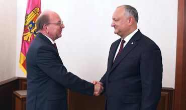 Додон провёл встречу с послом России в Молдове.