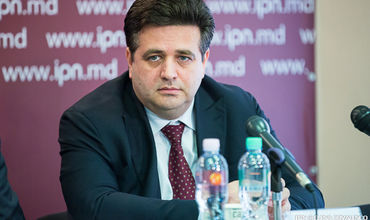 Директор Института рыночной экономики Роман Киркэ.