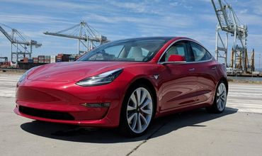 Электрокары Tesla научились диагностировать поломки и заказывать запчасти.