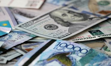 Предложение валюты в марте покрыло спрос на нее на 120%.