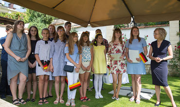 Cei mai buni cunoscători de limbă germană au fost premiați. Foto: ipn.md