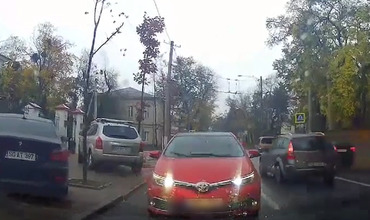 В Кишиневе водитель ехал по встречной полосе движения.