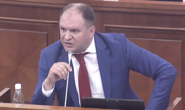 Ион Чебан довел до истерики депутатов ДПМ на заседании парламента.