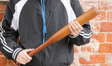 Нападавшему грозит от 3 до 7 лет лишения свободы.