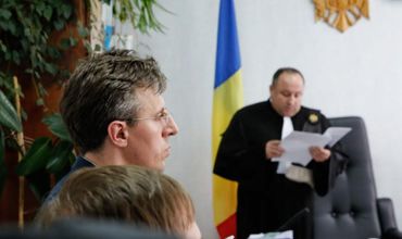 Судьи Буюканского суда, удовлетворили запрос прокуроров антикоррупции об отстранении от должности генерального примара муниципия Кишинев Дорина Киртоакэ.