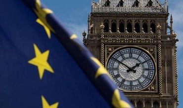 Выход Британии из Евросоюза должен завершиться к лету 2019 года.