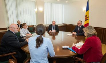 Додон обсудил с наблюдателями ОБСЕ напряженность в стране перед выборами.