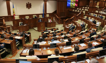Депутаты парламента Молдовы вернутся к работе 1 сентября.