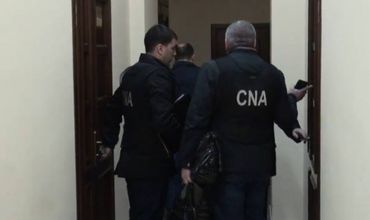 Если задержанных признают виновными, им грозит до десяти лет тюрьмы.